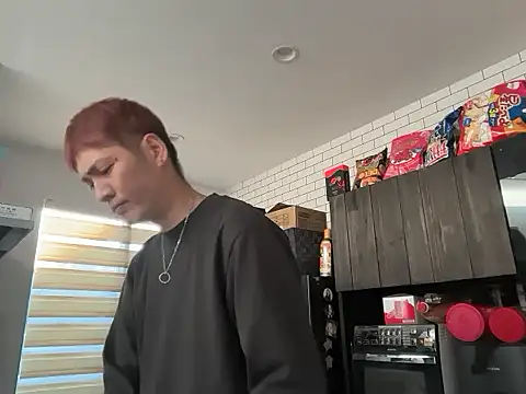 Snapshot of kensnb chatting on 10.29.25 kensnb online show from 10.29.25