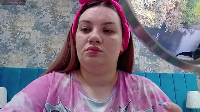 Snapshot of MelanieBrownn chatting on 12.29.24 MelanieBrownn online show from 12.29.24