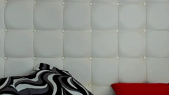 Snapshot of MelanieBrownn chatting on 02.22.25 MelanieBrownn online show from 02.22.25