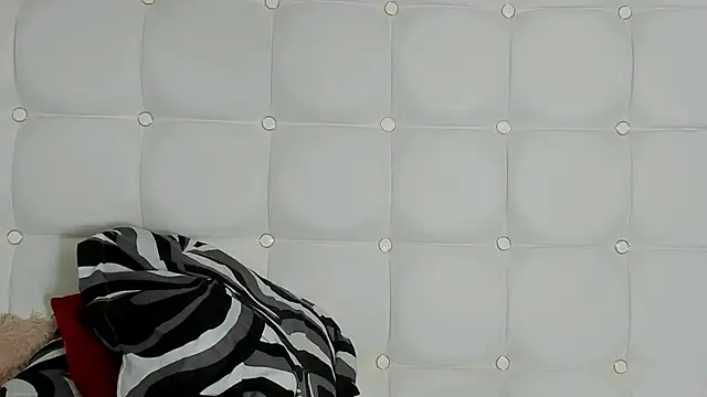Snapshot of MelanieBrownn chatting on 02.28.25 MelanieBrownn online show from 02.28.25