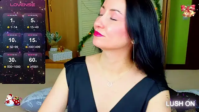 Snapshot of Roxyy_Star chatting on 12.19.24 Roxyy Star online show from 12.19.24