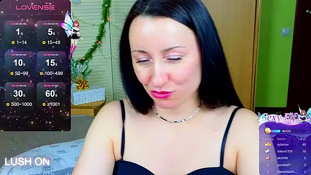 Snapshot of Roxyy_Star chatting on 01.05.25 Roxyy Star online show from 01.05.25