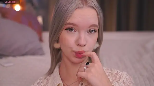  AlinaBailey online show from 11.21.25