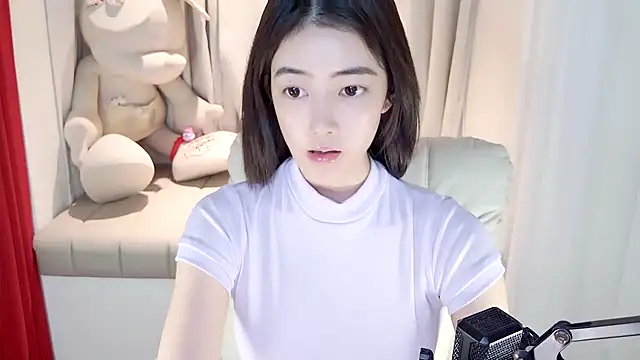 Snapshot of initial-lucky chatting on 01.13.25 initial-lucky online show from 01.13.25