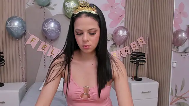 Snapshot of Sensual_Sophie_ chatting on 03.06.25 Sensual Sophie online show from 03.06.25