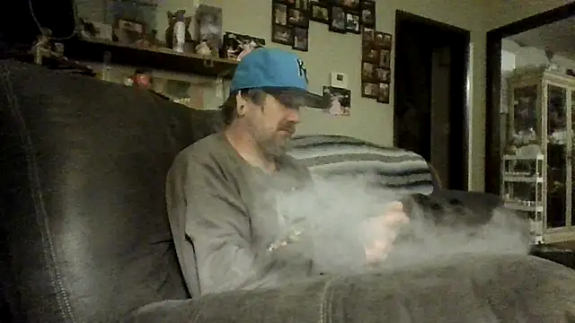 Snapshot of clitstitsandbongrips chatting on 10.09.25 clitstitsandbongrips online show from 10.09.25