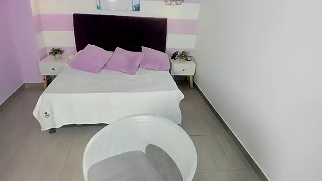 Snapshot of Scarlett__bell chatting on 11.14.25 Scarlett bell online show from 11.14.25