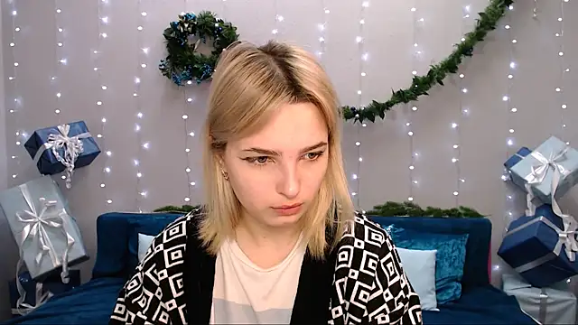 Snapshot of tendermeow chatting on 12.14.24 tendermeow online show from 12.14.24