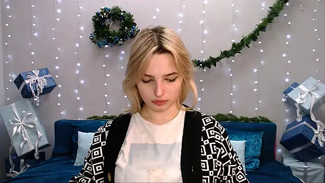 Snapshot of tendermeow chatting on 12.14.24 tendermeow online show from 12.14.24