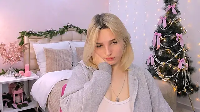 Snapshot of tendermeow chatting on 12.20.24 tendermeow online show from 12.20.24