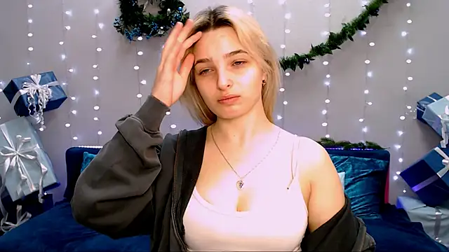 Snapshot of tendermeow chatting on 12.23.24 tendermeow online show from 12.23.24