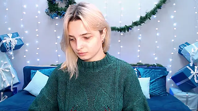 Snapshot of tendermeow chatting on 12.26.24 tendermeow online show from 12.26.24