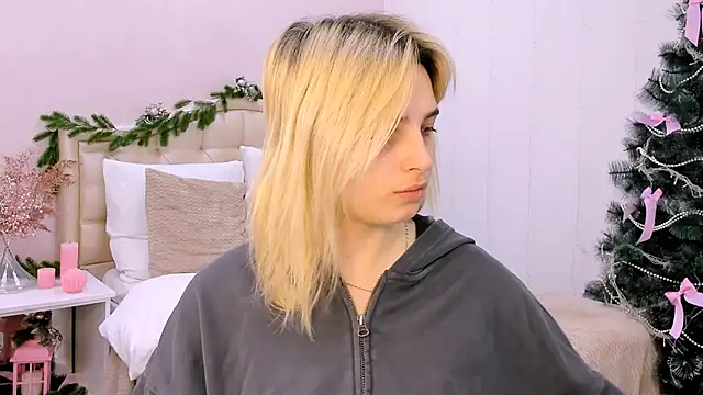 Snapshot of tendermeow chatting on 01.17.25 tendermeow online show from 01.17.25