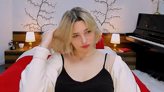 Snapshot of tendermeow chatting on 02.01.25 tendermeow online show from 02.01.25