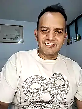 RogueTraveler online show from 11.07.25