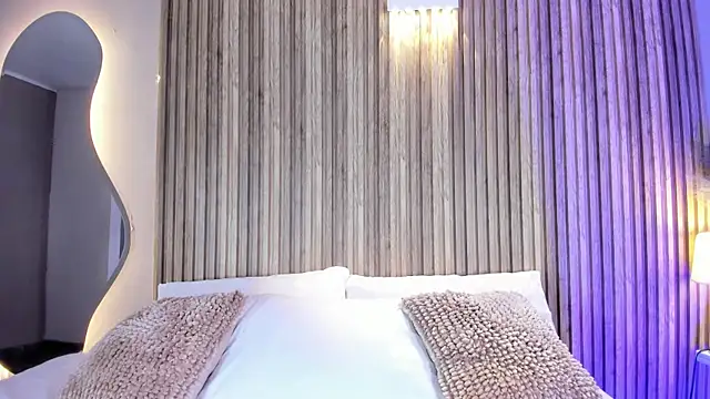 HannaPaola online show from 04.06.26