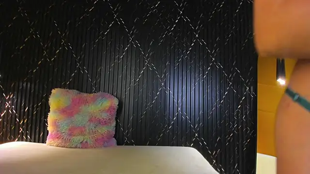 Snapshot of valentina_lux chatting on 09.29.25 valentina lux online show from 09.29.25