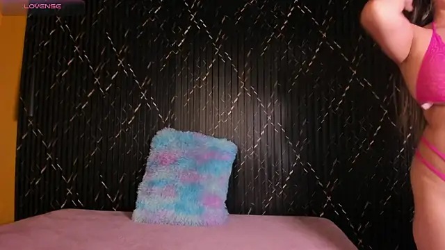 Snapshot of valentina_lux chatting on 10.01.25 valentina lux online show from 10.01.25