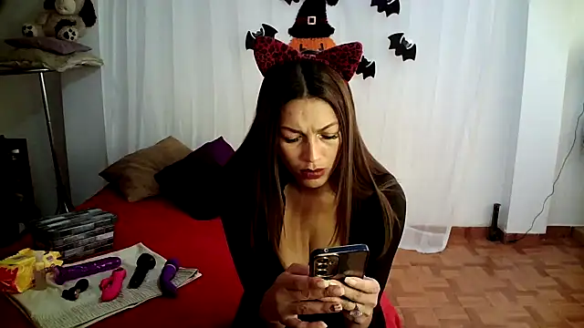 Snapshot of Hanna_Charming chatting on 10.09.25 Hanna Charming online show from 10.09.25