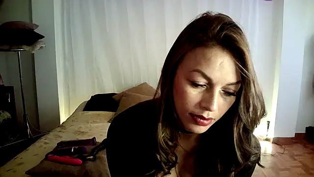 Snapshot of Hanna_Charming chatting on 11.07.25 Hanna Charming online show from 11.07.25