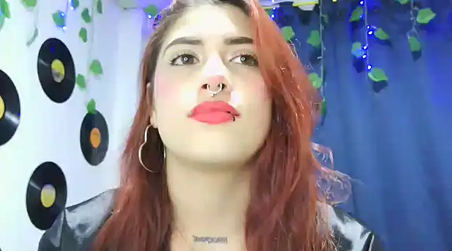 Snapshot of Darlyhooper1- chatting on 03.13.25 Darlyhooper1- online show from 03.13.25