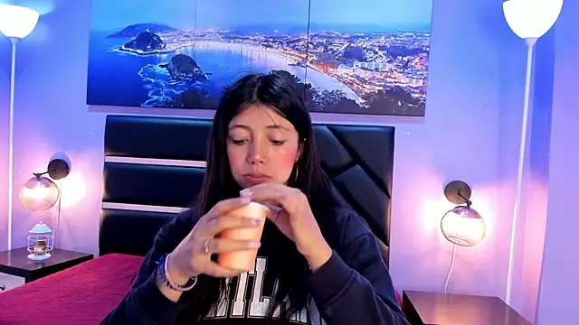 KimberlyVillaLobos online show from 04.21.26