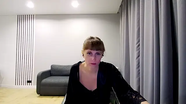 Snapshot of Daniella_Lorente chatting on 12.17.24 Daniella Lorente online show from 12.17.24