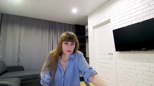 Snapshot of Daniella_Lorente chatting on 10.21.25 Daniella Lorente online show from 10.21.25