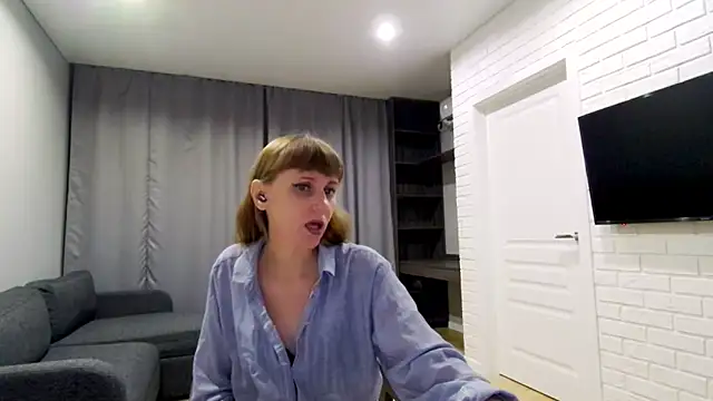 Snapshot of Daniella_Lorente chatting on 10.24.25 Daniella Lorente online show from 10.24.25