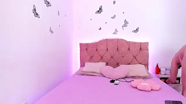 jade dakota   online show from 10.21.25