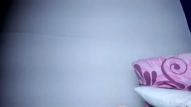 Snapshot of skinnycollins1 chatting on 10.03.25 skinnycollins1 online show from 10.03.25