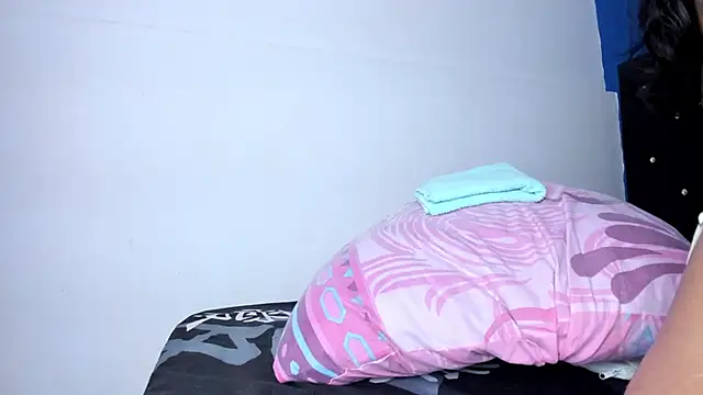 Snapshot of skinnycollins1 chatting on 10.04.25 skinnycollins1 online show from 10.04.25