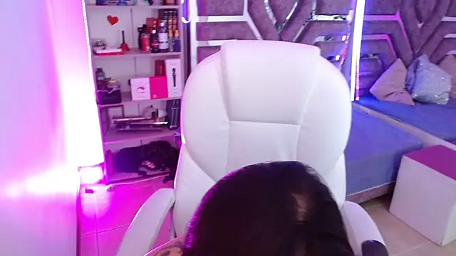 AliceWalker 11 online show from 12.03.25