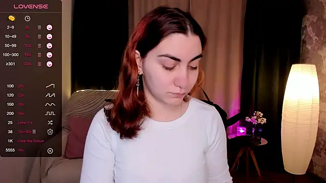 Snapshot of hannacheekss_ chatting on 09.30.25 hannacheekss online show from 09.30.25