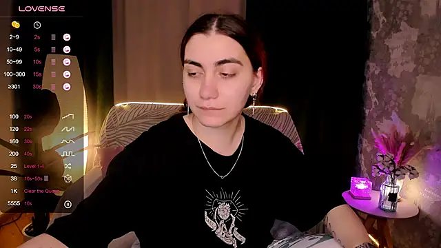 Snapshot of hannacheekss_ chatting on 10.01.25 hannacheekss online show from 10.01.25