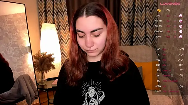 Snapshot of hannacheekss_ chatting on 10.06.25 hannacheekss online show from 10.06.25