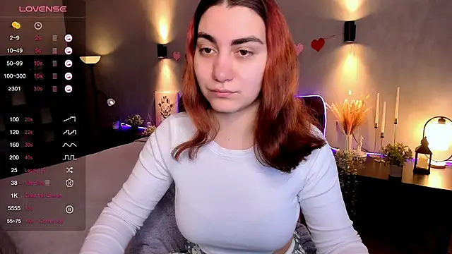 Snapshot of hannacheekss_ chatting on 10.07.25 hannacheekss online show from 10.07.25