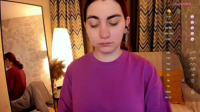 Snapshot of hannacheekss_ chatting on 10.08.25 hannacheekss online show from 10.08.25