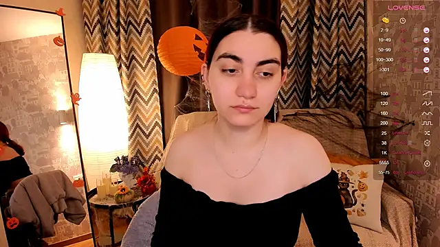 Snapshot of hannacheekss_ chatting on 10.23.25 hannacheekss online show from 10.23.25