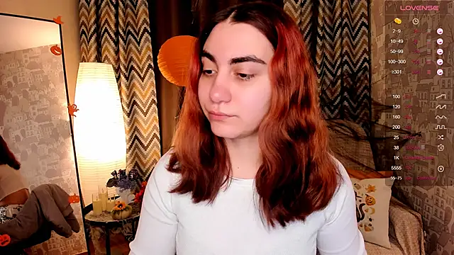 Snapshot of hannacheekss_ chatting on 10.24.25 hannacheekss online show from 10.24.25