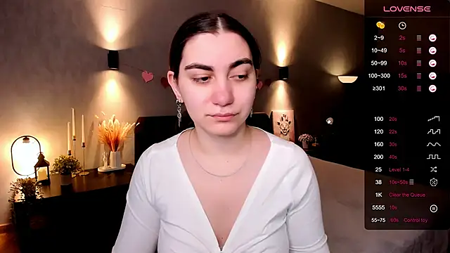 Snapshot of hannacheekss_ chatting on 11.04.25 hannacheekss online show from 11.04.25