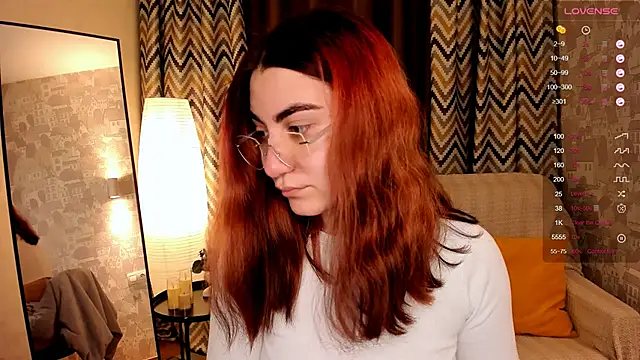 Snapshot of hannacheekss_ chatting on 11.05.25 hannacheekss online show from 11.05.25