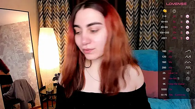 Snapshot of hannacheekss_ chatting on 11.10.25 hannacheekss online show from 11.10.25