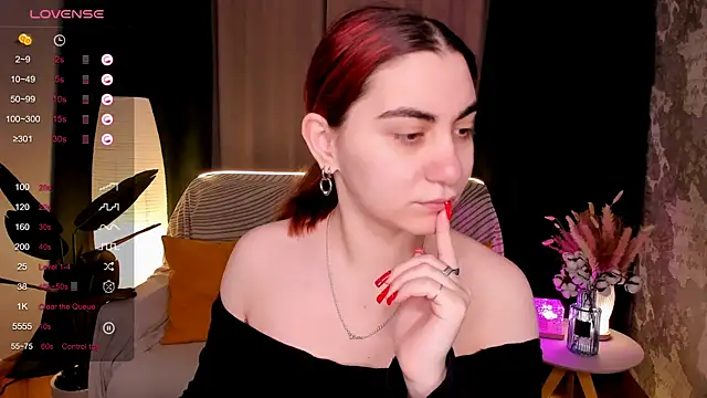 hannacheekss  online show from 02.10.26