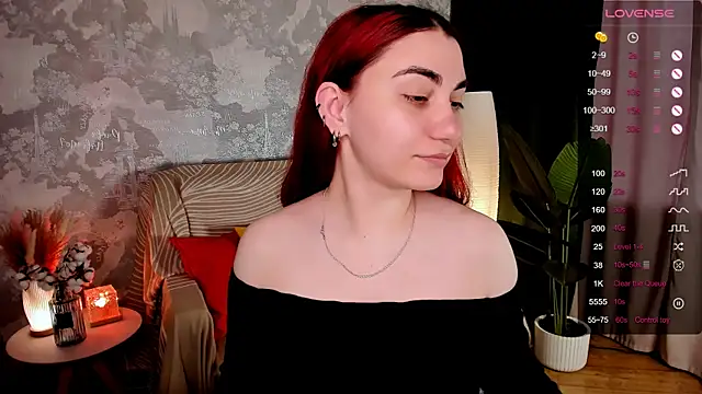Snapshot of hannacheekss_ chatting on 06.22.26 hannacheekss online show from 06.22.26