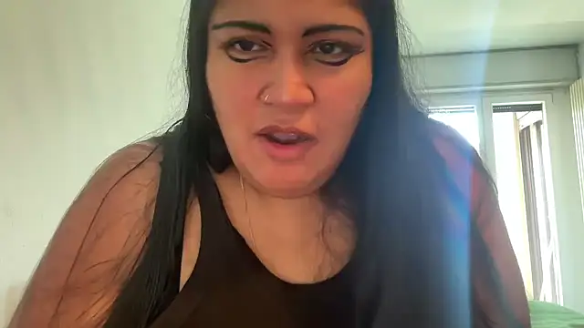 Snapshot of MashaCL chatting on 11.10.25 MashaCL online show from 11.10.25