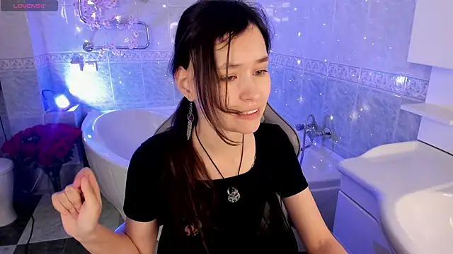 Snapshot of Emily_Strikeee chatting on 10.09.25 Emily Strikeee online show from 10.09.25