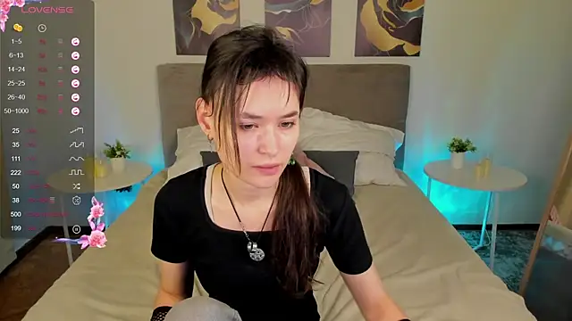 Snapshot of Emily_Strikeee chatting on 11.07.25 Emily Strikeee online show from 11.07.25