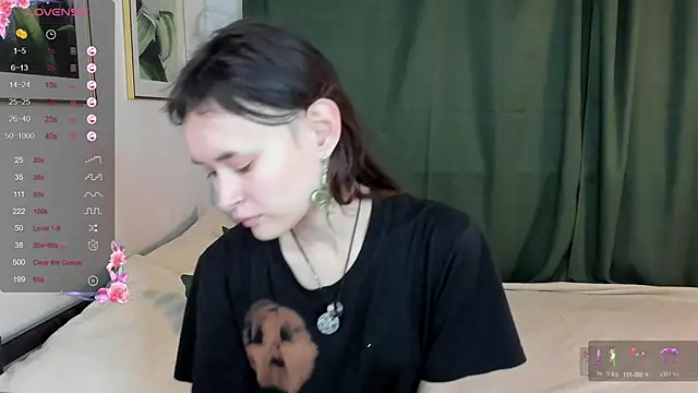 Snapshot of Emily_Strikeee chatting on 11.10.25 Emily Strikeee online show from 11.10.25