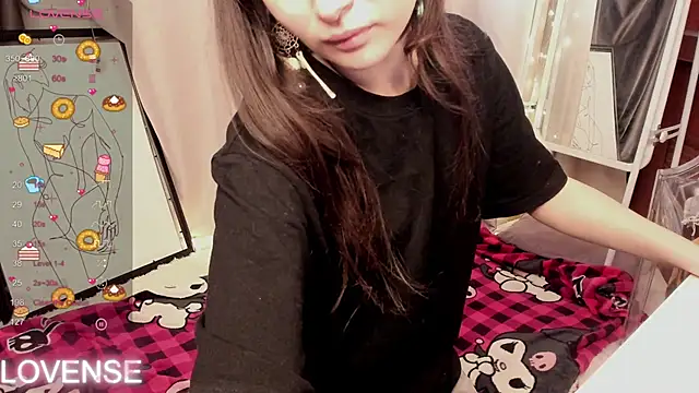 Emily Strikeee online show from 04.10.26